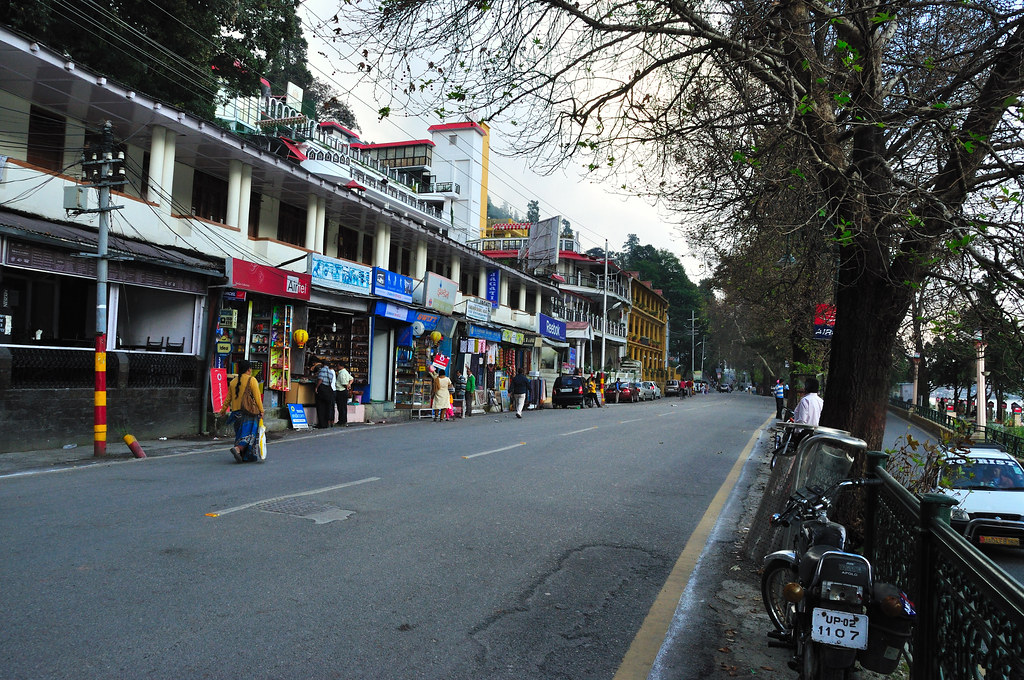 mall road nainital